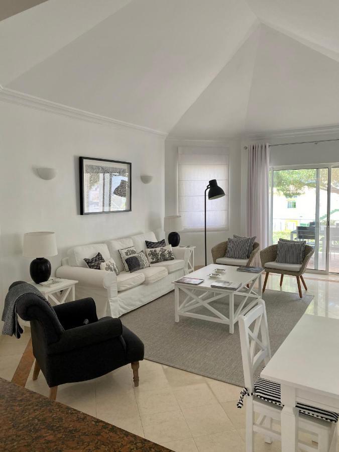Beautiful Apartment For Rent In Quinta Do Lago With Excellent Resort Facilities Close To Lake And Beach. Exterior foto